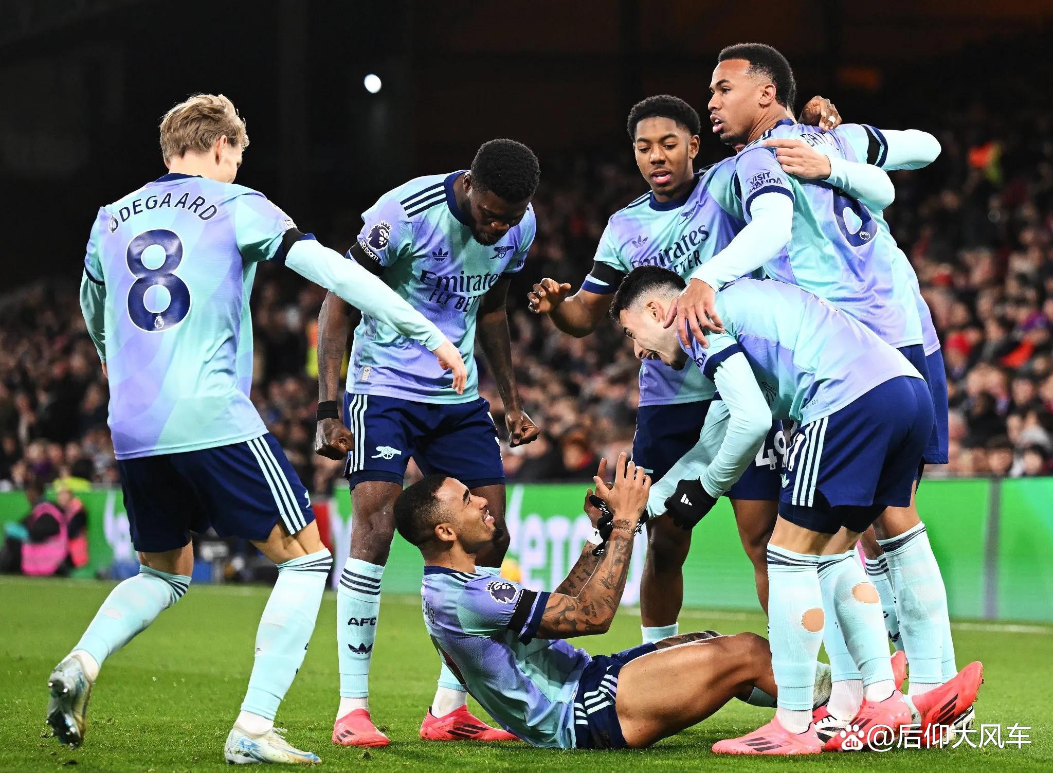 赛地聚焦——荷甲赛前热度飙升，勒沃库森临场应变，赛场秩序良好，赛程密集仍需轮换的简单介绍