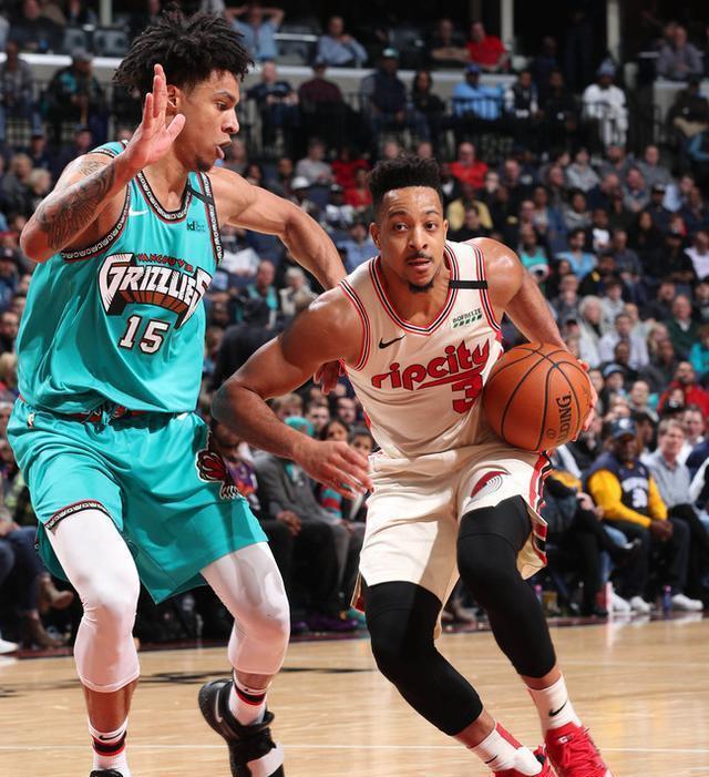 包含清晨欧篮联传出新动向，孟菲斯灰熊主帅复盘，管理层表态：目标明确，赛程密集仍需轮换的词条