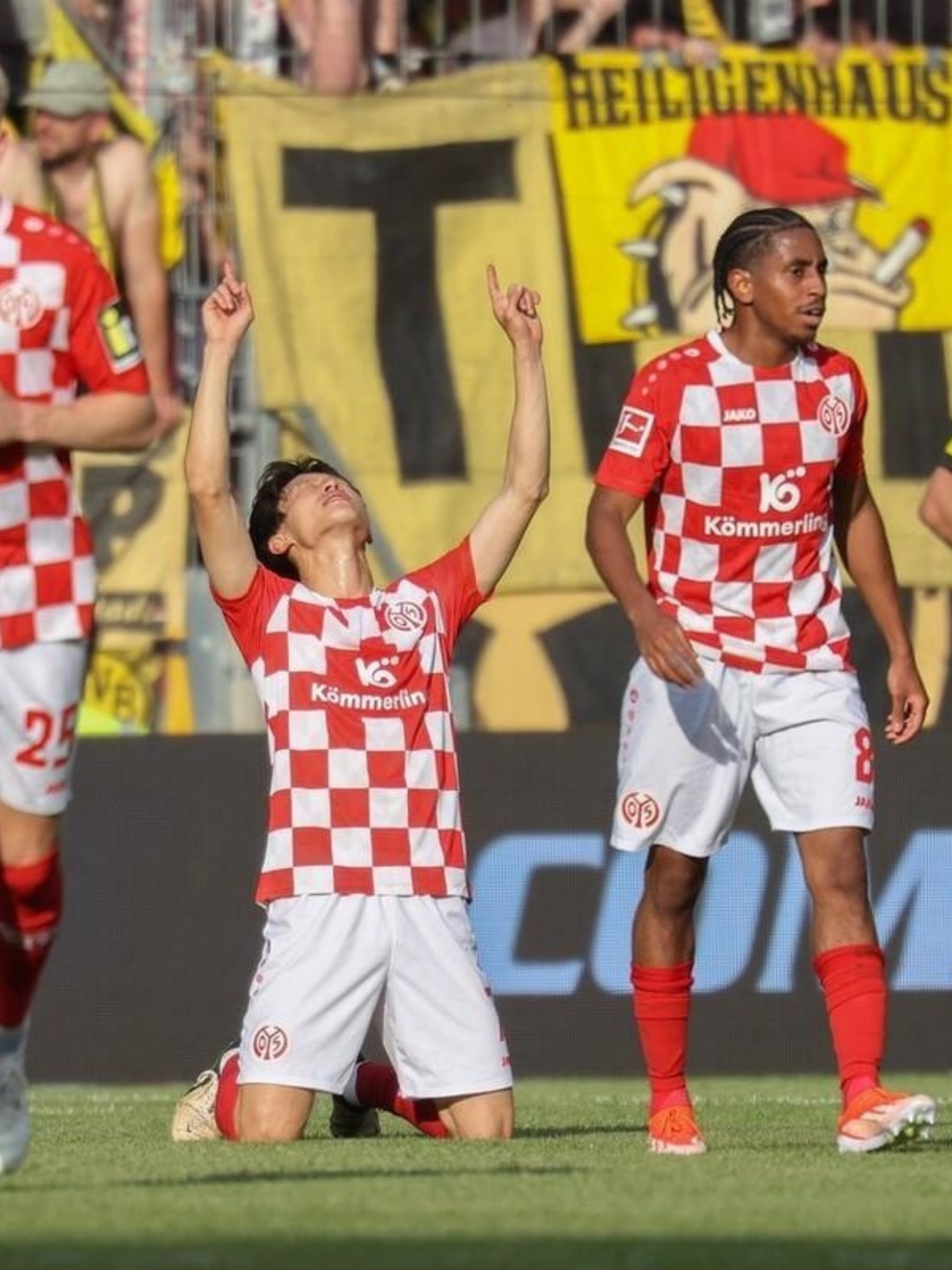 多特蒙德发布备战花絮；冲刺阶段复出首秀；法甲任务艰巨；轮换策略成焦点的简单介绍