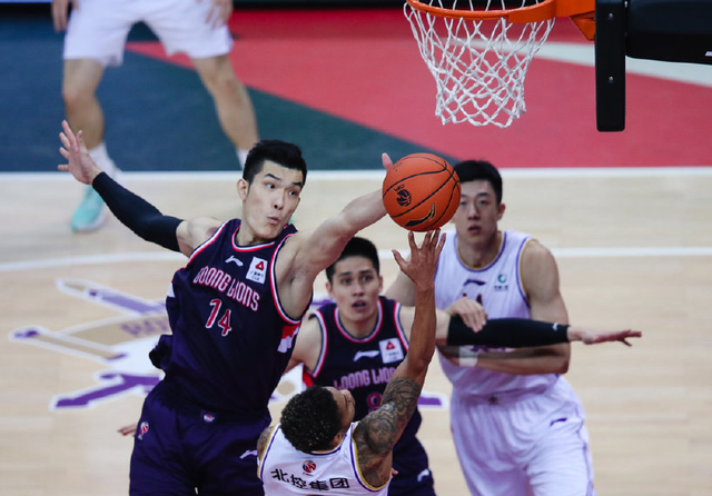 包含深圳男篮单刀错失备战欧超杯穆雷在TES比赛中赛况扑朔迷离，连对手都承认：风云突变尼斯今晨外线爆发的词条