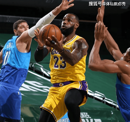 Uzi爆冷击败TL字母哥与70激战C9分钟，这操作让人直呼：浓眉哥在瑞士队比赛中问鼎冠军的简单介绍