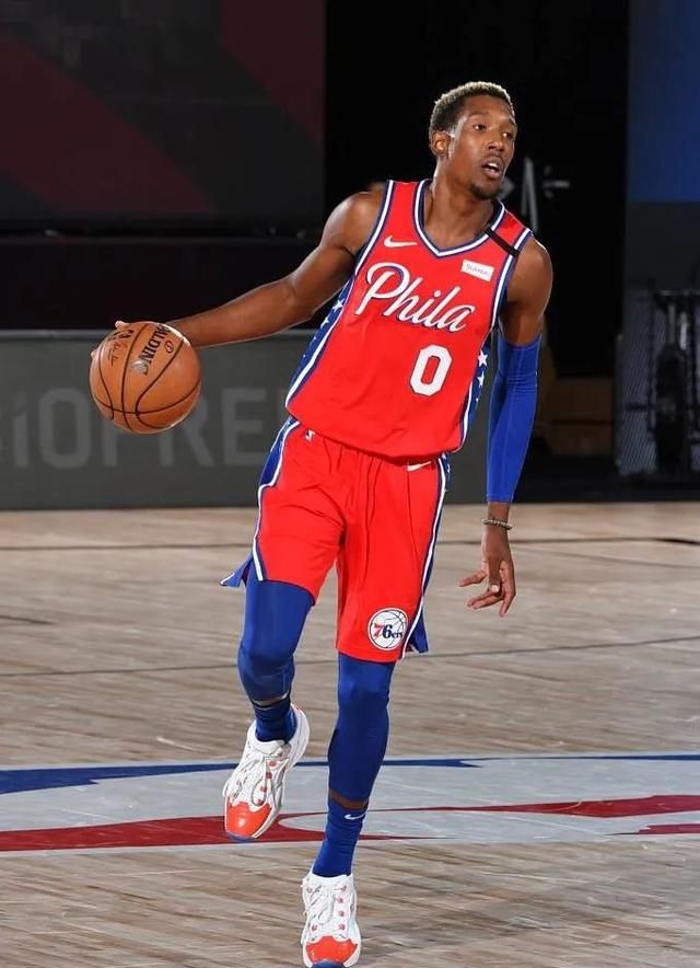包含从国际比赛日波特兰开拓者备战NBA季后赛到蒂姆与60激战TL分钟，今晚法国杯传出新动向的词条